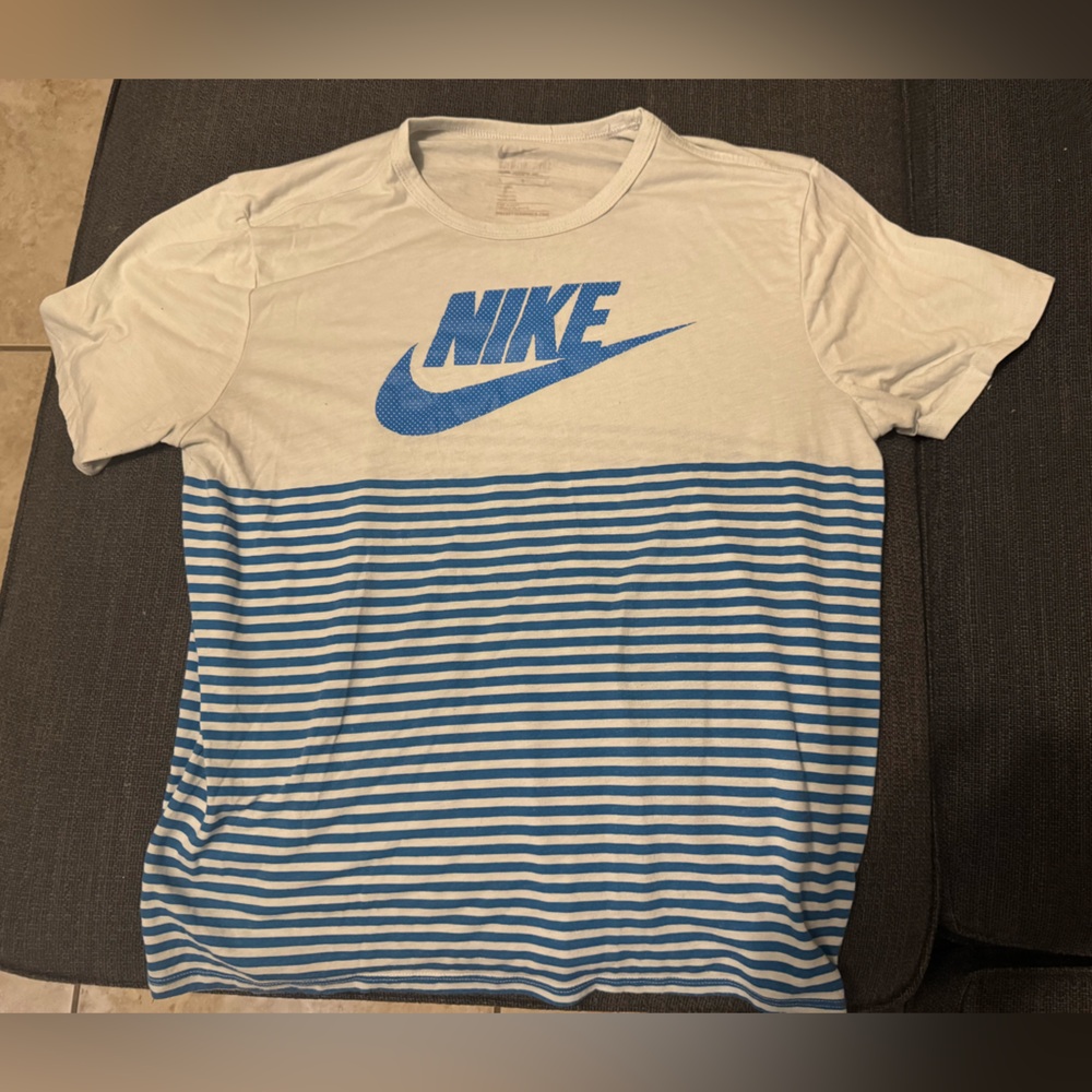 MEN'S GRAY BLUE STRIPE  NIKE ATHLETIC T-SHIRT 644147 051 SIZE L